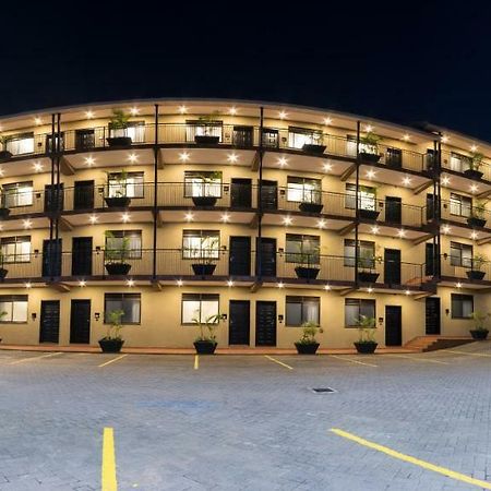 Speke Apartments Kitante Kampala Exterior photo